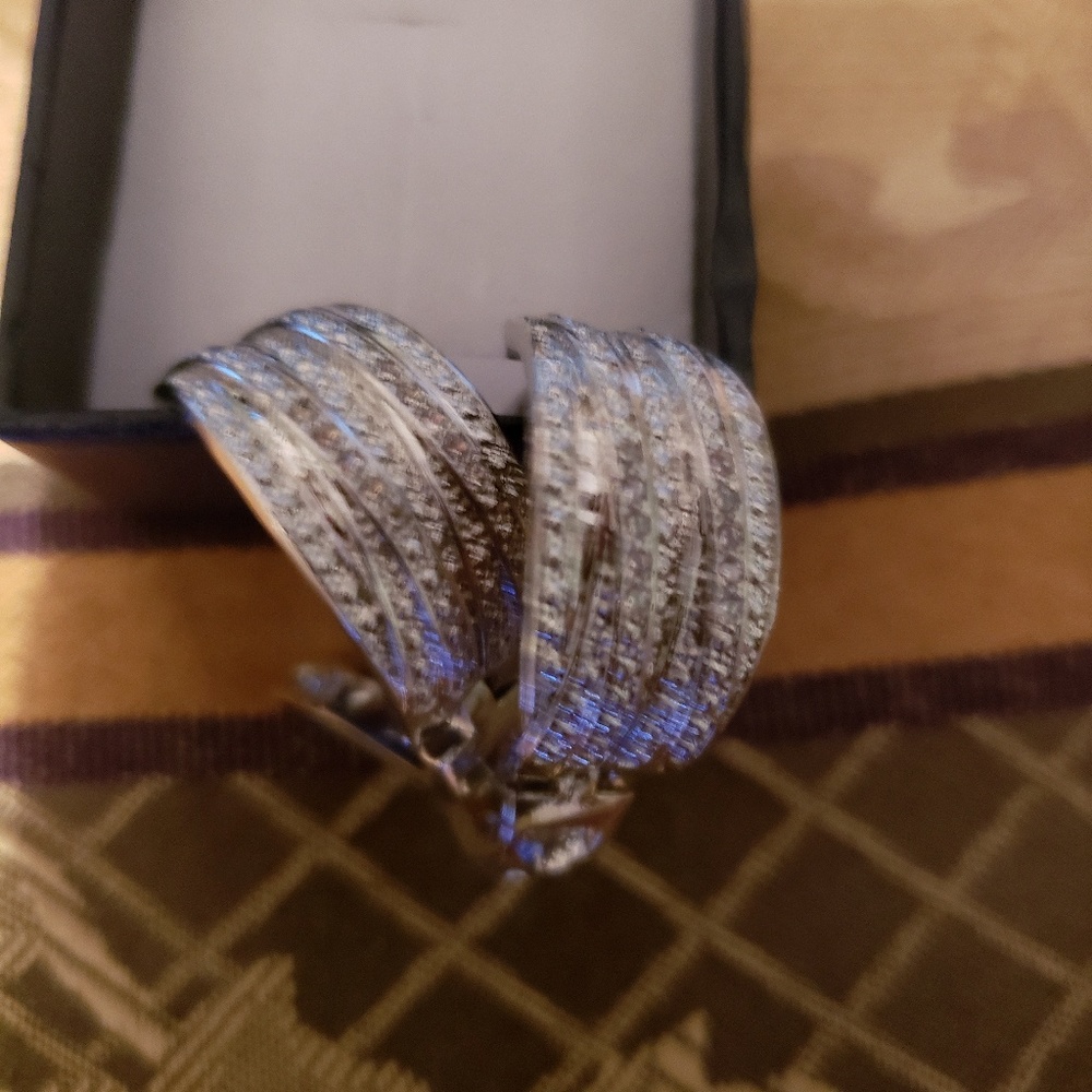 Earrings - Picture 4 of 4